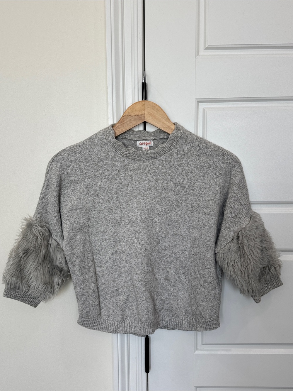 Cat & Jack Girls Gray Sweater Top Faux Fur Sleeves, Scalloped Collar, Medium